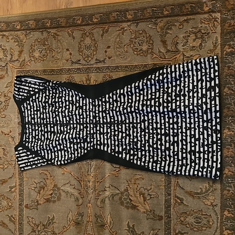 FRENCH CONNECTION DRESS - Picture 3 of 3